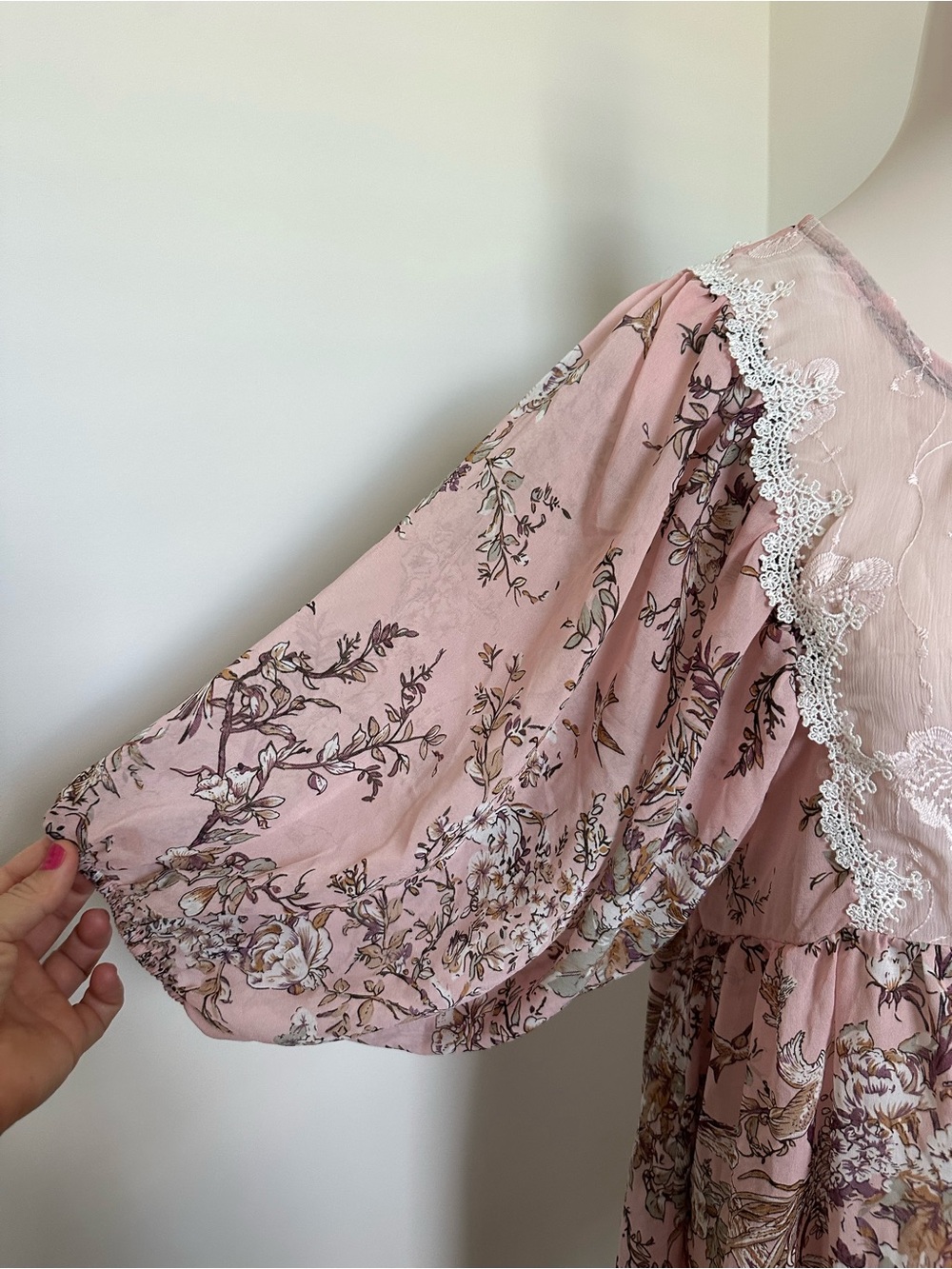 POL Boutique Sheer Lace Coverup - Picture 4 of 5